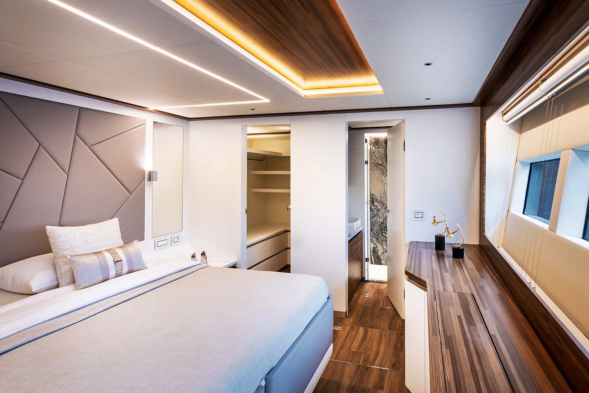 Аренда катамарана на солнечных батареях Vision F Yacht ATRAVERSIA во Франции